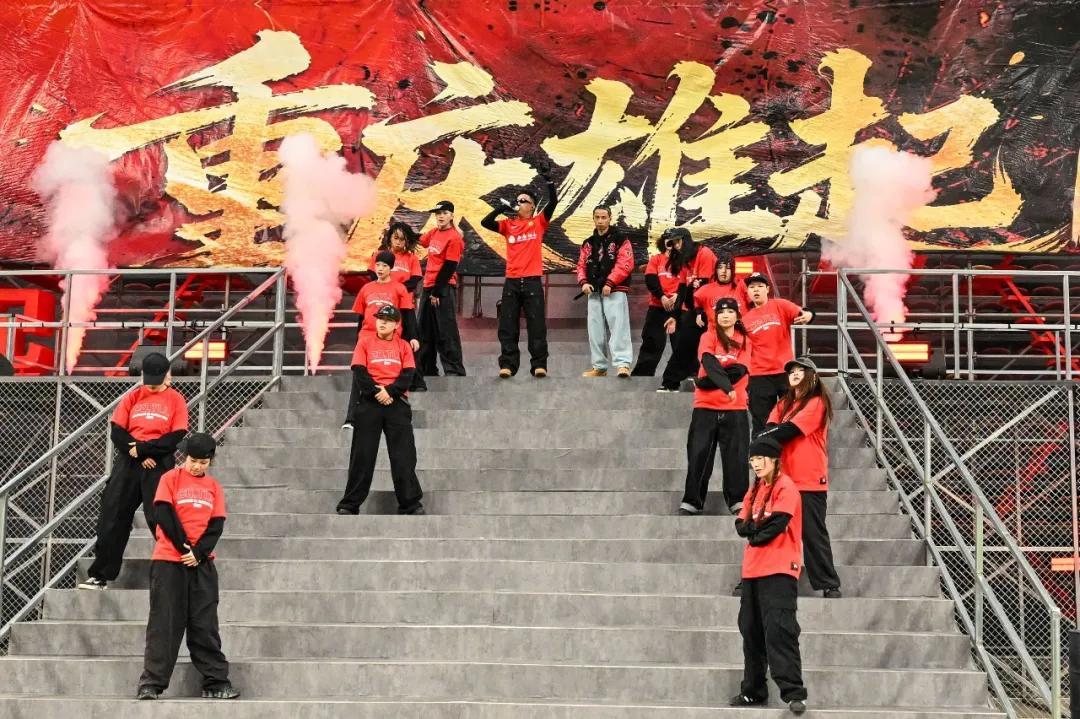 bob半岛体育登录入口-球迷两极对峙！重庆铜梁龙“票价之争”：中超俱乐部运营新思考