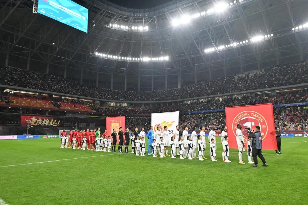 bob半岛体育登录入口-球迷两极对峙！重庆铜梁龙“票价之争”：中超俱乐部运营新思考